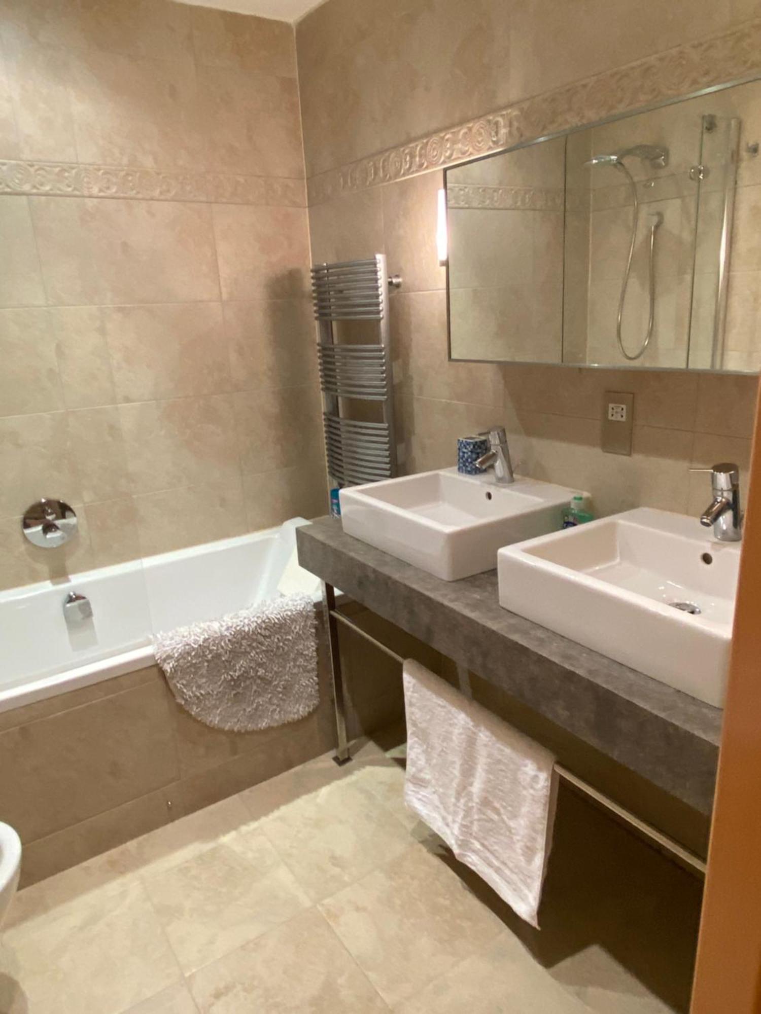 Swimming Pools Apartment In Ocean Village - 2 Bed 2 Bath Rock View Gibraltar Ngoại thất bức ảnh